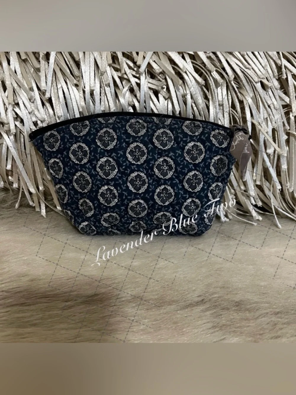 Vintage VERA BRADLEY Indigo 1997Cosmetic Case Blue White Medallions Zip Top USA